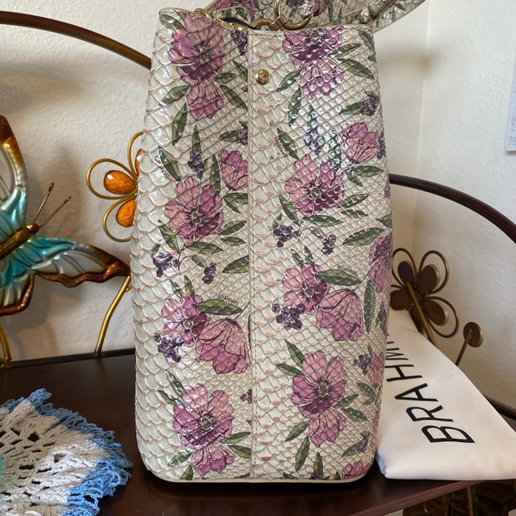 SOLD!!   Amelia in Ivory  Labyrinth + Pink Icing magnolia! - Picture 5 of 13